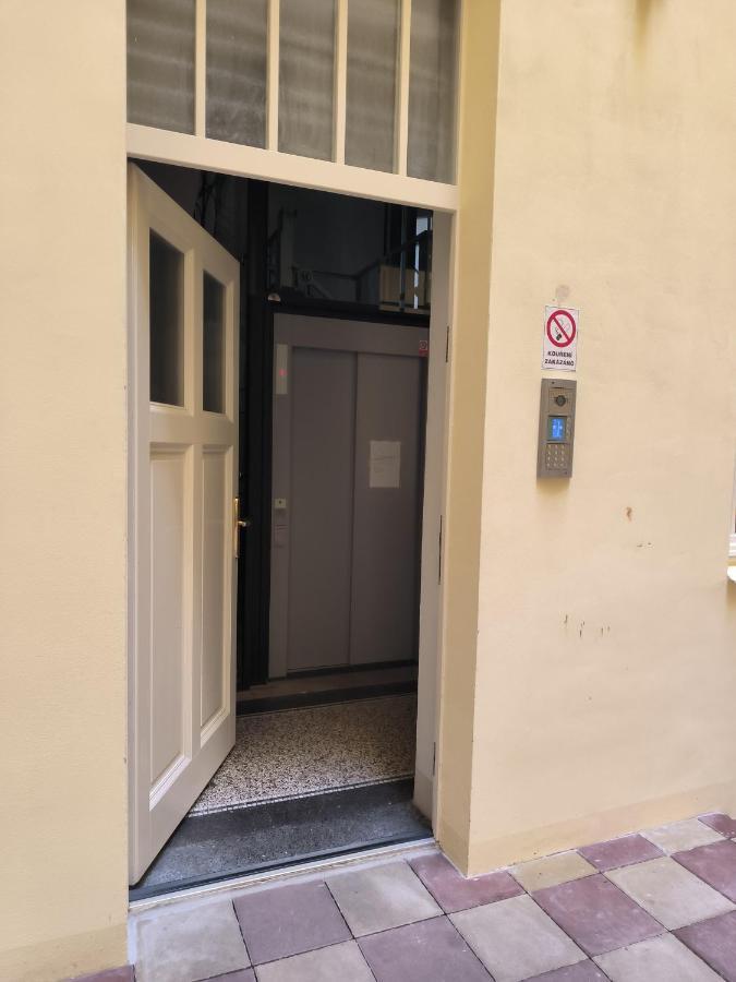 דירות Exclusive Apartman Prague Jecna מראה חיצוני תמונה